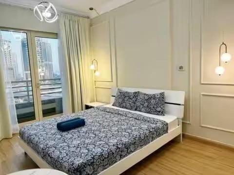 Luxury 2bhk In Marina By Dpie Man 912 *